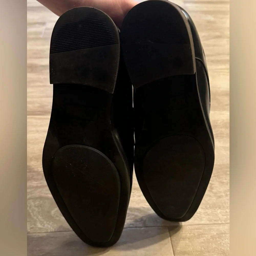 Robert Davis Sleek Black Leather Loafers with Squared Toe